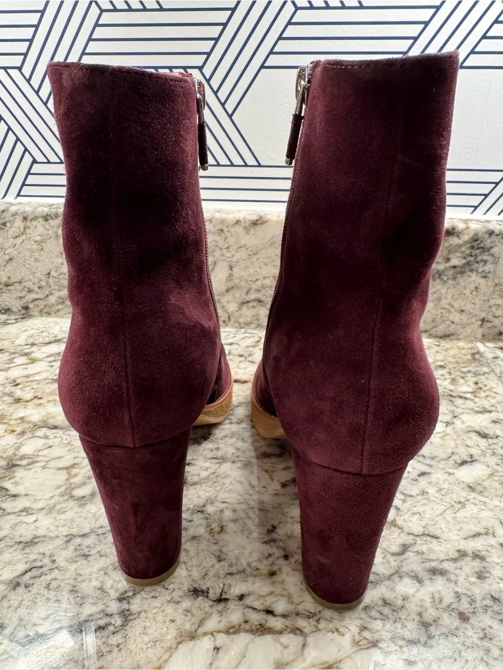 Lola Cruz Women’s Suede Ankle Boots in Burgundy Size 40 Never Worn